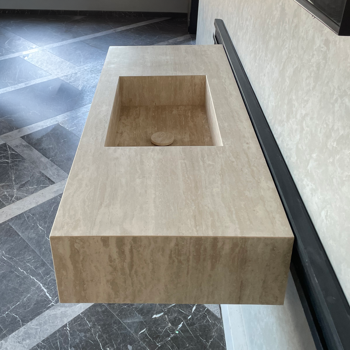 Handmade Vein Cut Travertine Sink: Custom Beige Bathroom Vanity (TR-094)