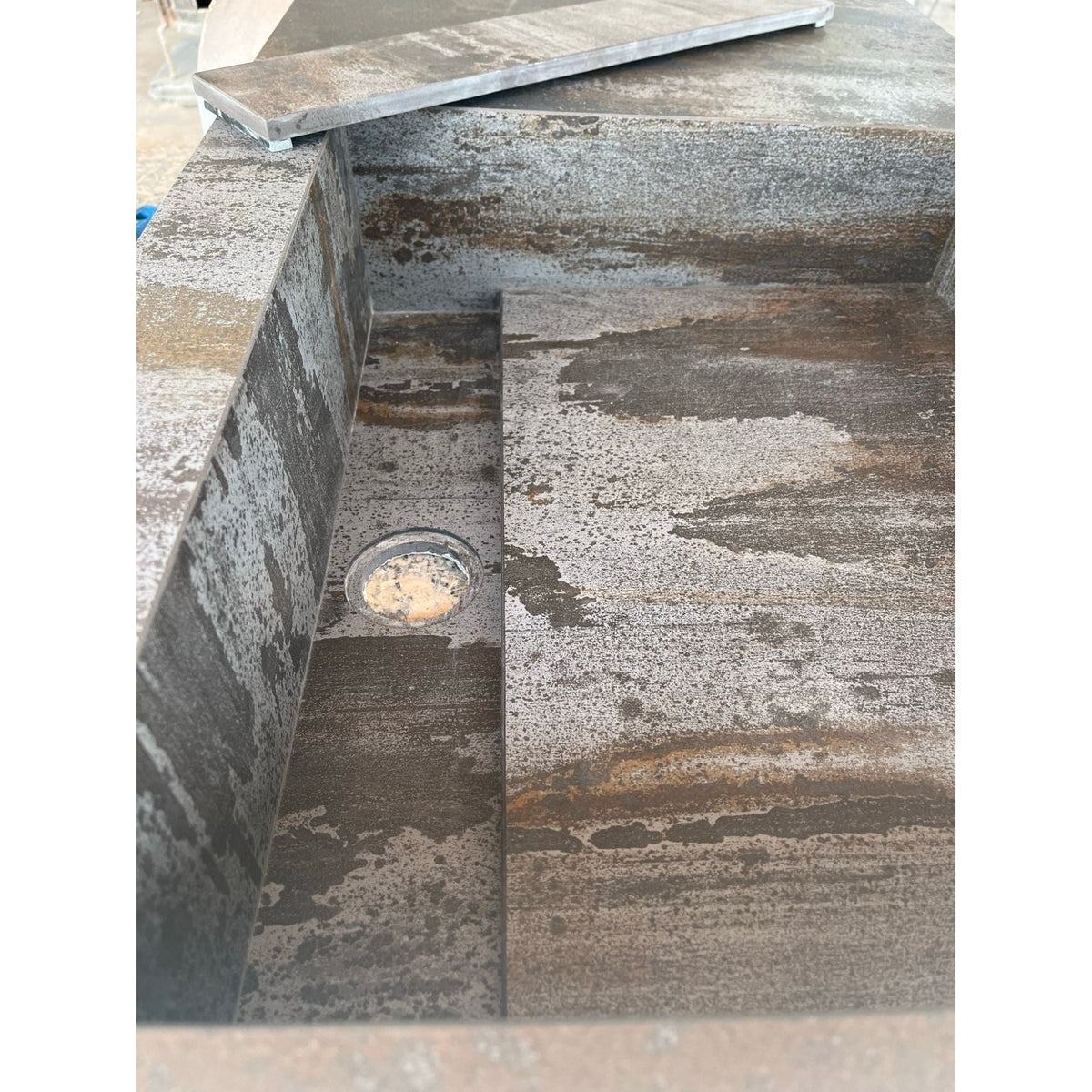 HANDCRAFTED DEKTON TRILLIUM ENGINEERED PORCELAIN SINK (ES-065)