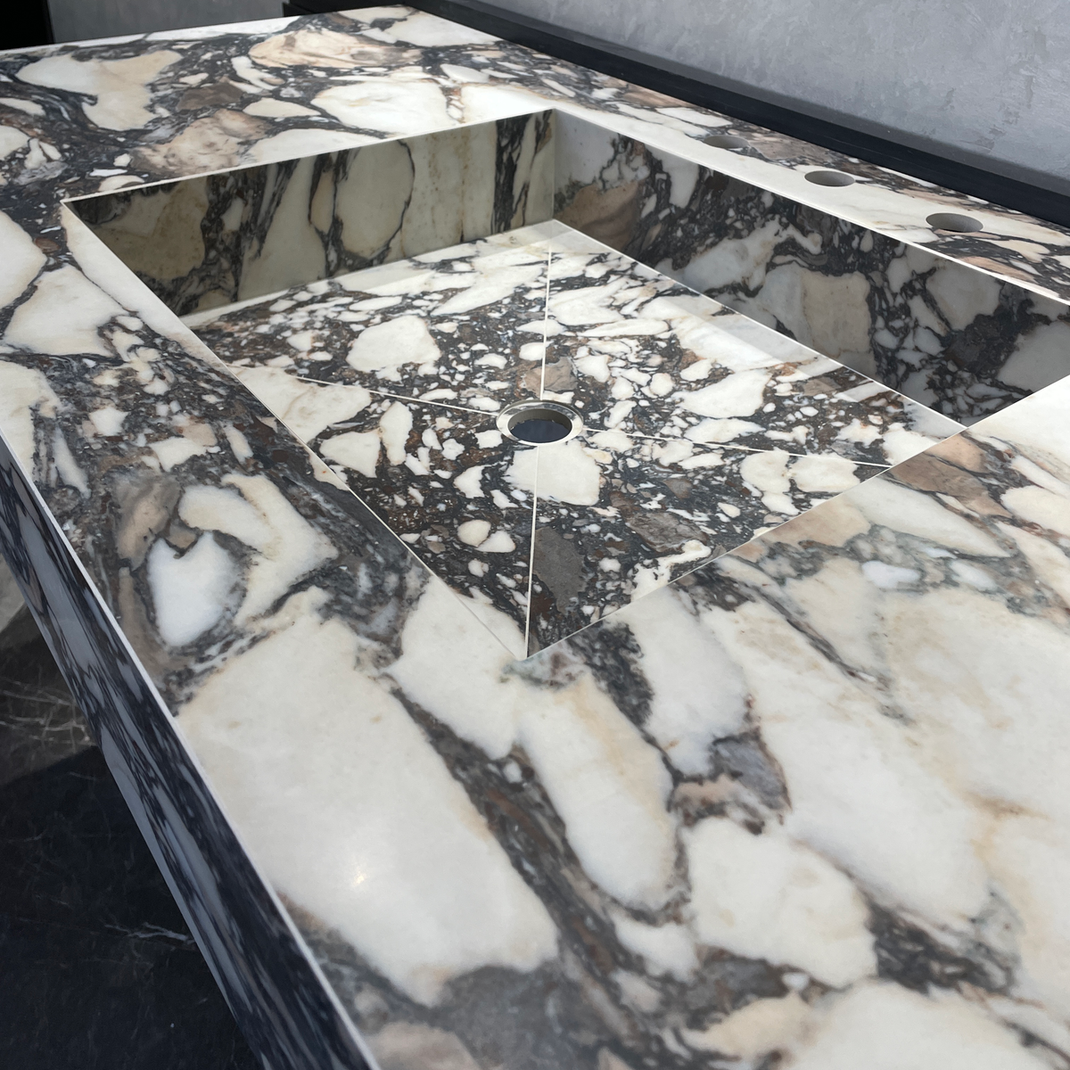 Handcrafted Calacatta Viola Porcelain Sink: Custom Vanity Top (ES-071)