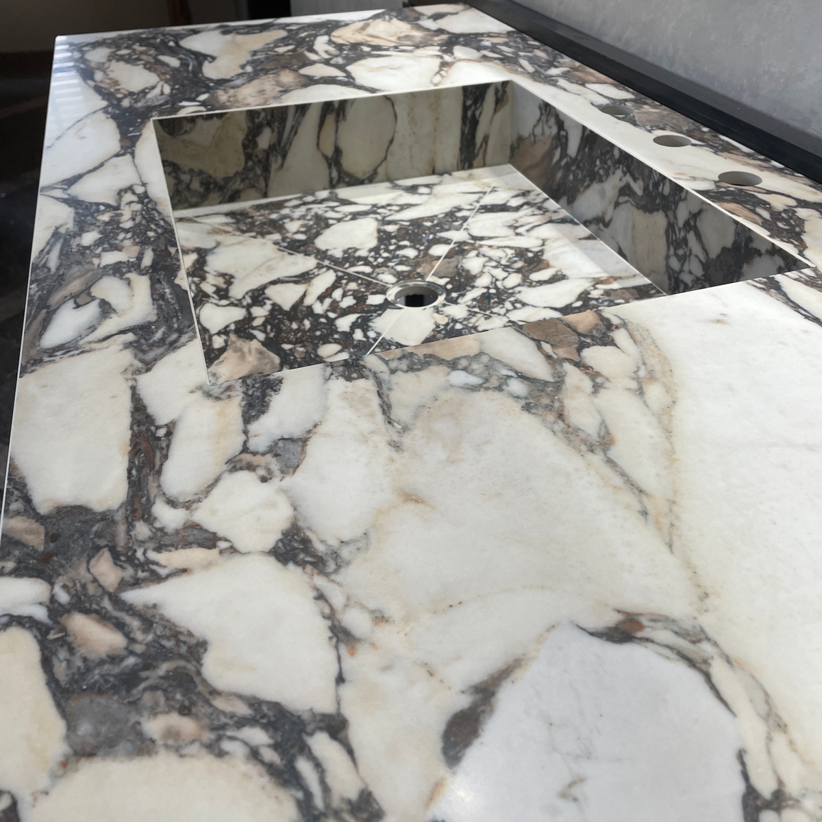 Handcrafted Calacatta Viola Porcelain Sink: Custom Vanity Top (ES-071)