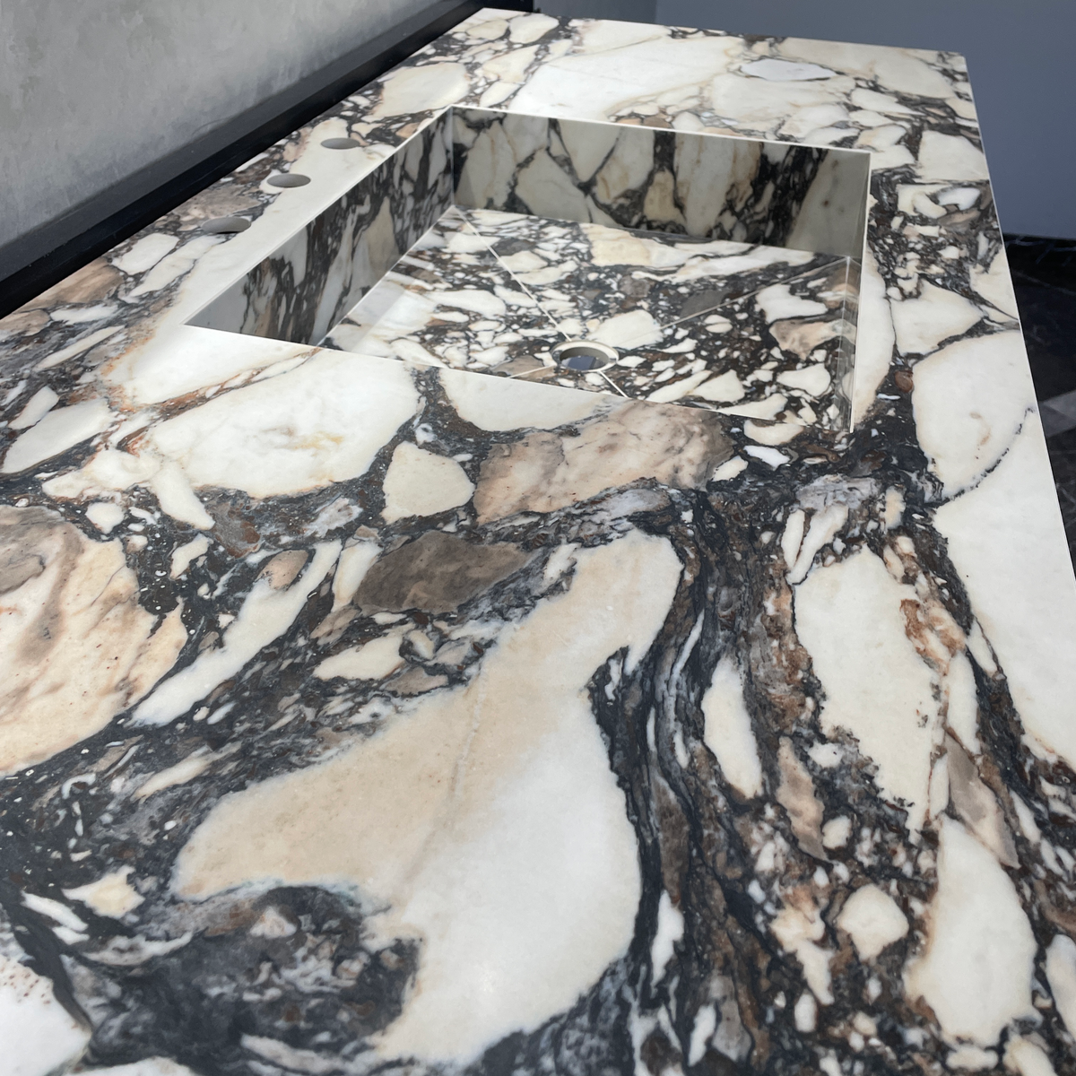 Handcrafted Calacatta Viola Porcelain Sink: Custom Vanity Top (ES-071)