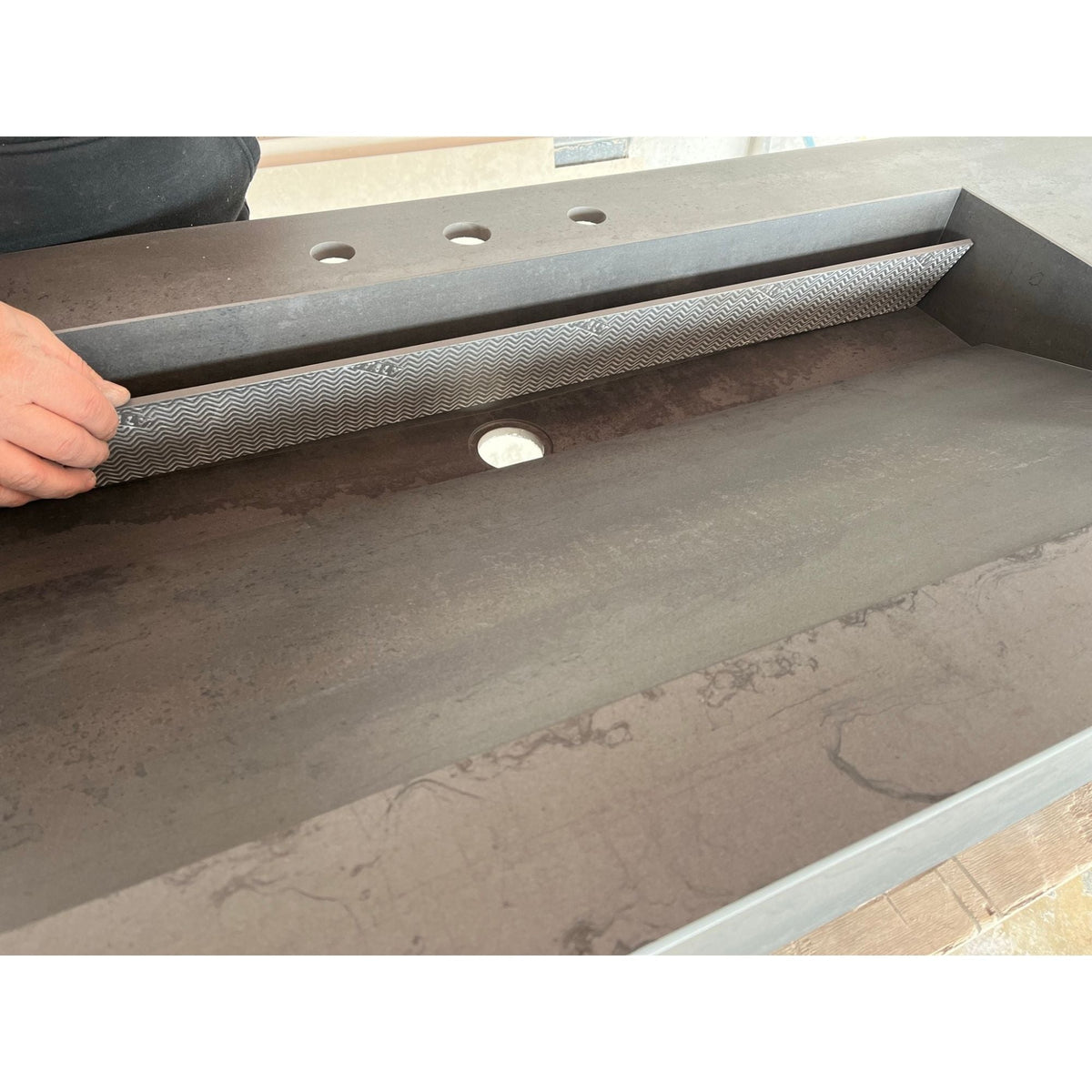 HANDCRAFTED METAL DARK ENGINEERED PORCELAIN SINK (ES-070)
