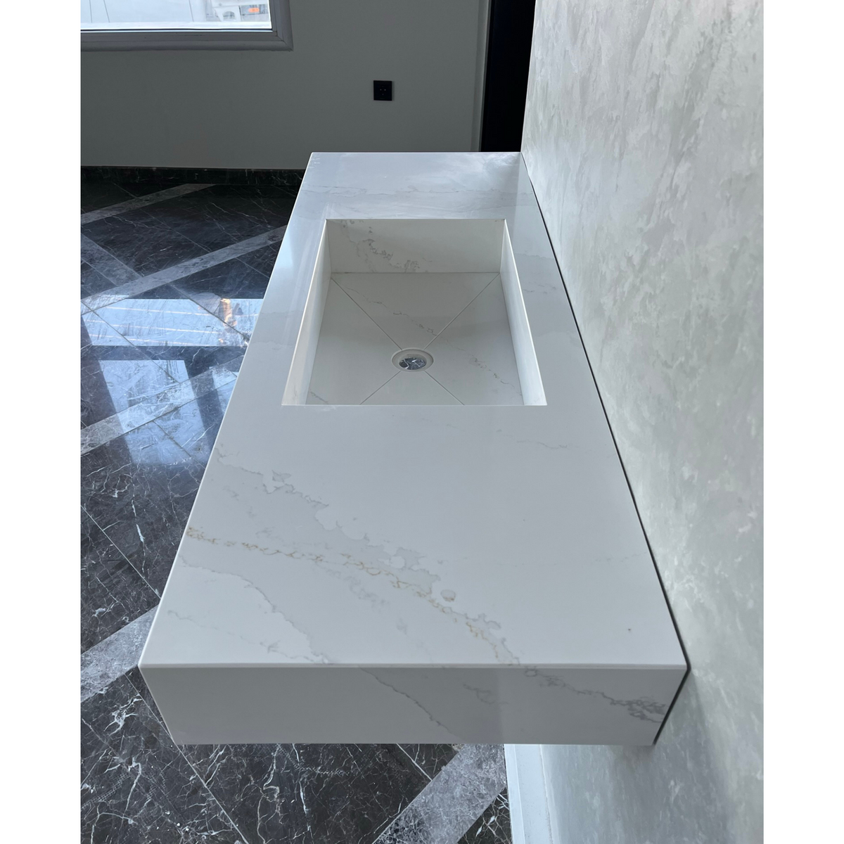 CUSTOM CALACATTA GOLD QUARTZ SINK (QU-041)
